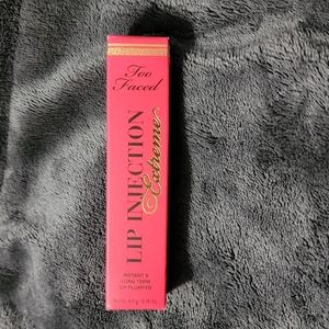 TOO FACED LIP INJECTION SUPREME